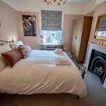 The Merry Gull, - Stunning, Quirky, Luxury ウィットビー