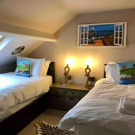 The Merry Gull, - Stunning, Quirky, Luxury * Whitby