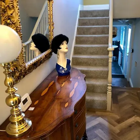 The Merry Gull, - Stunning, Quirky, Luxury *