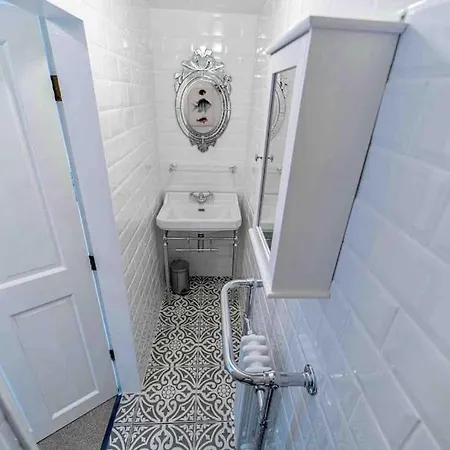 The Merry Gull, - Stunning, Quirky, Luxury * Whitby