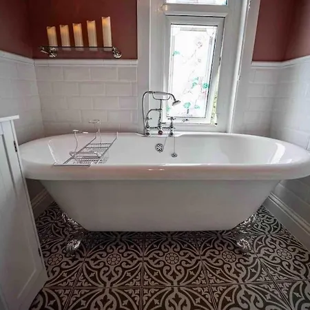 The Merry Gull, - Stunning, Quirky, Luxury