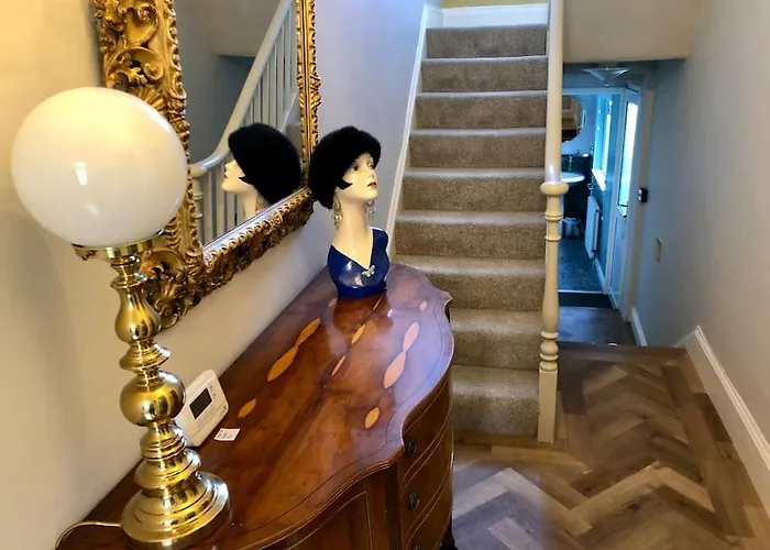 The Merry Gull, - Stunning, Quirky, Luxury *