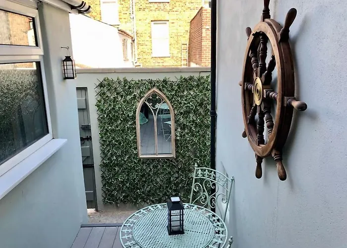 Semesterbostad The Merry Gull, - Stunning, Quirky, Luxury Whitby